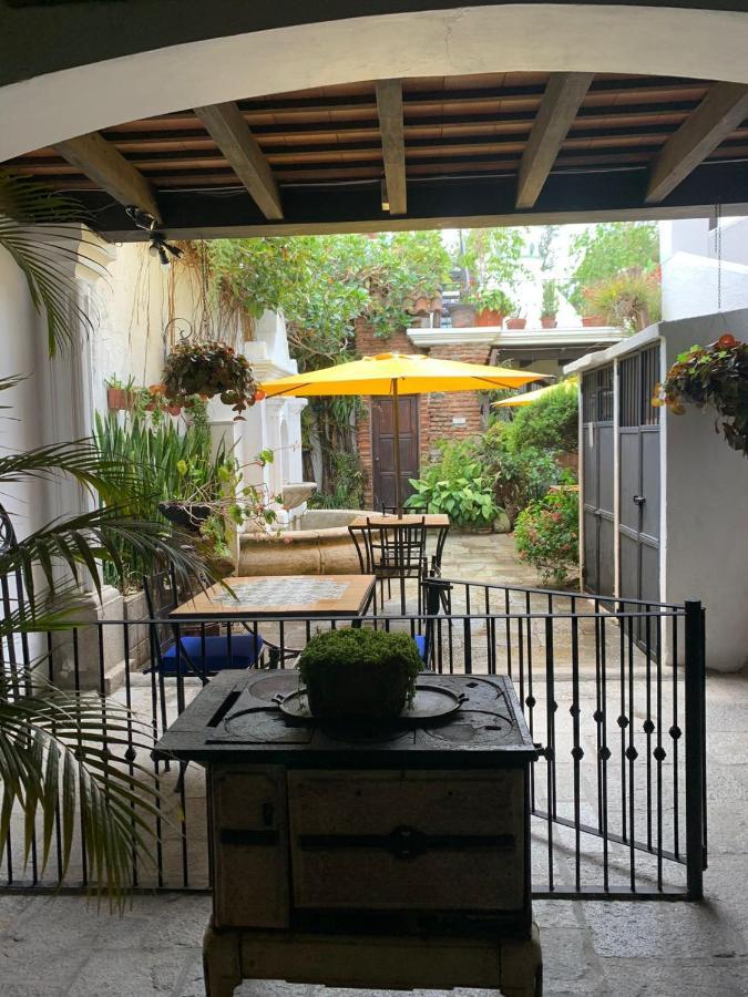 Hotel La Villa Serena Antigua Екстериор снимка