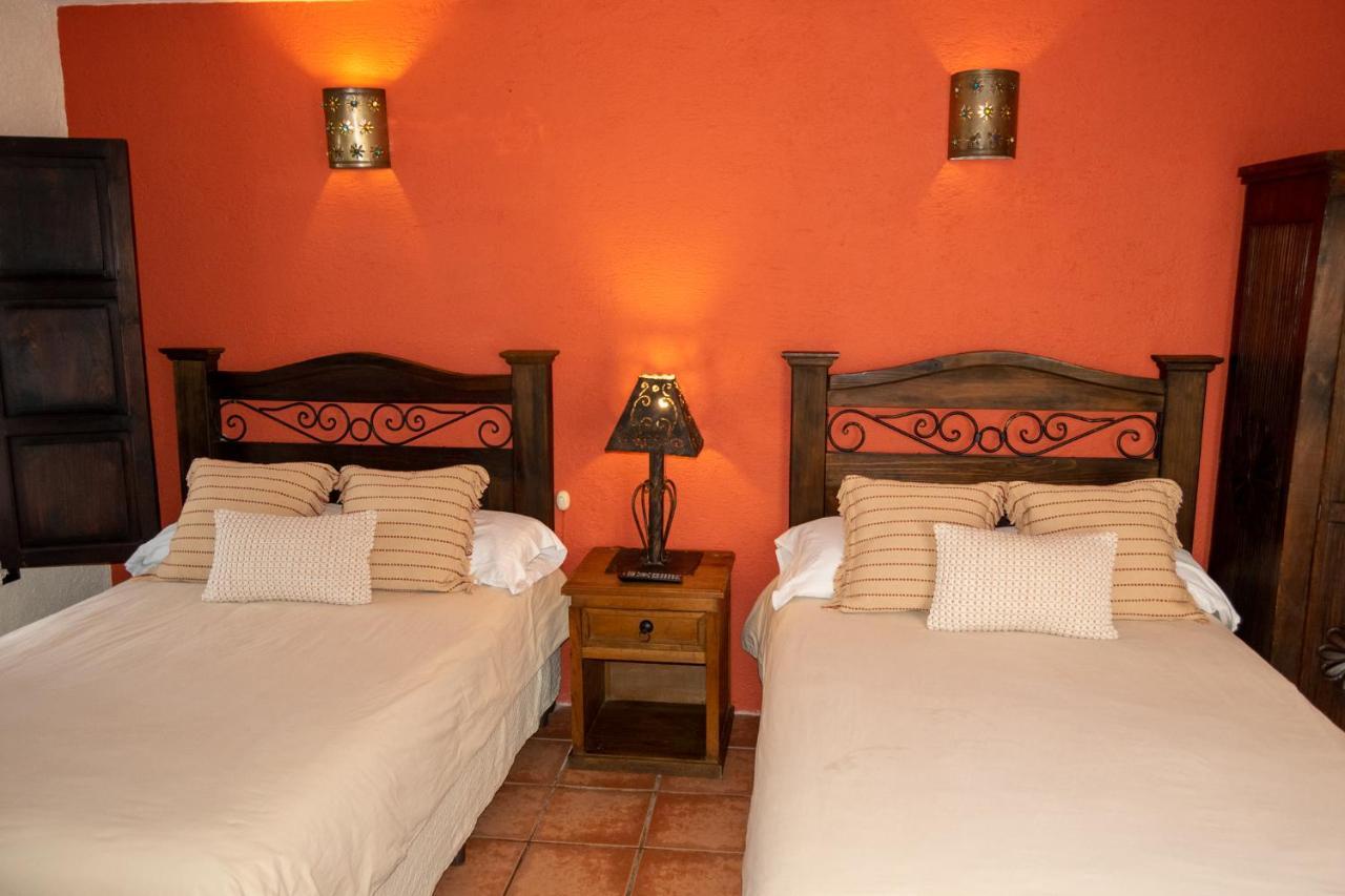 Hotel La Villa Serena Antigua Екстериор снимка