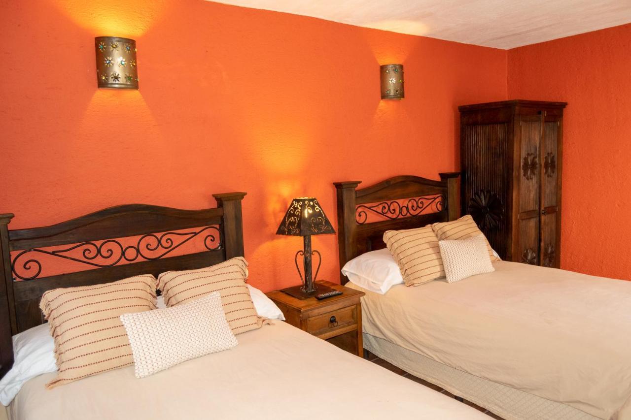 Hotel La Villa Serena Antigua Екстериор снимка