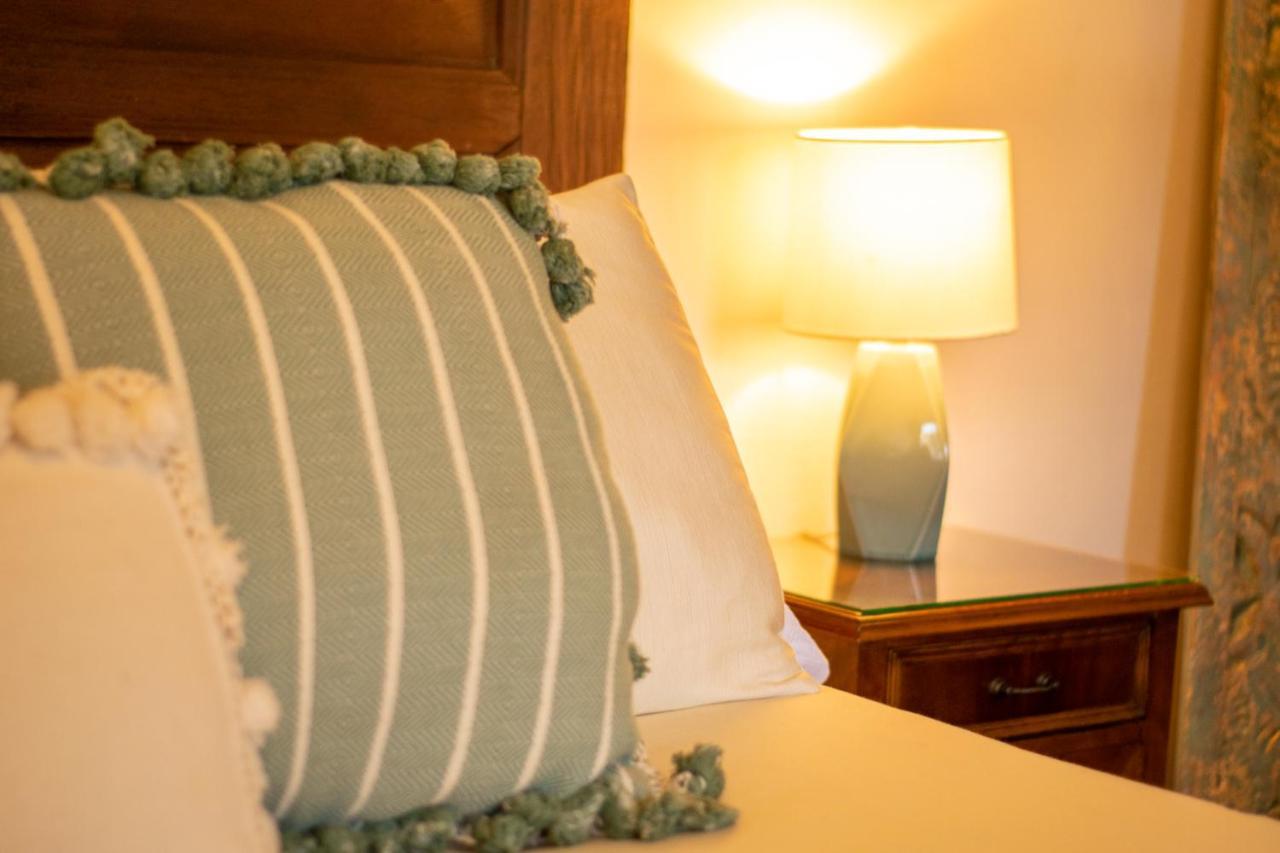 Hotel La Villa Serena Antigua Екстериор снимка