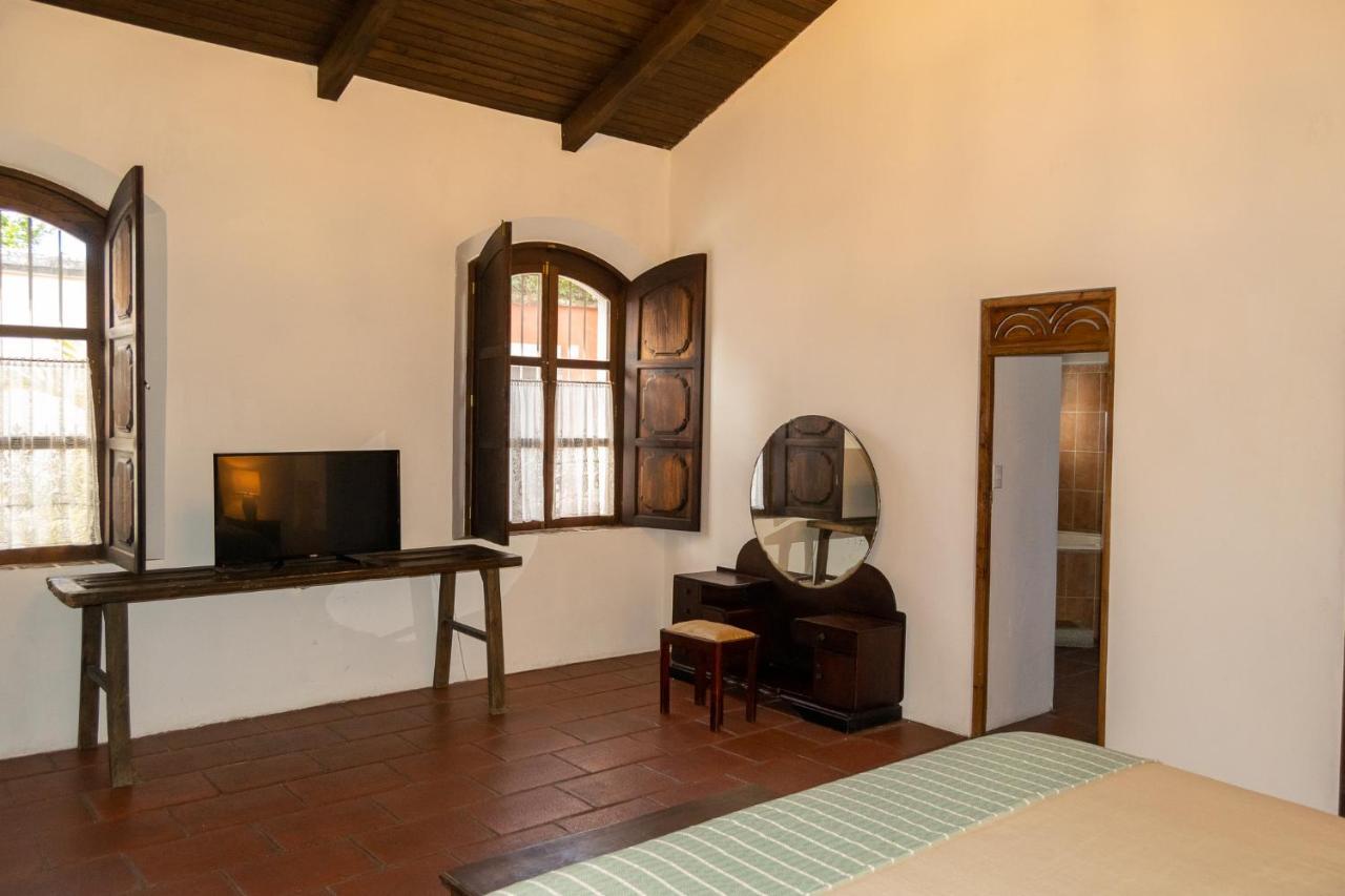 Hotel La Villa Serena Antigua Екстериор снимка
