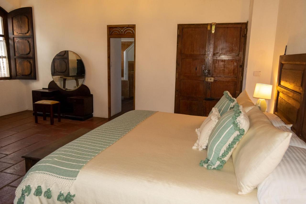 Hotel La Villa Serena Antigua Екстериор снимка