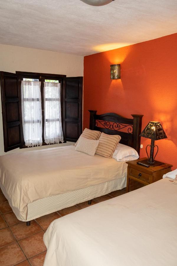 Hotel La Villa Serena Antigua Екстериор снимка