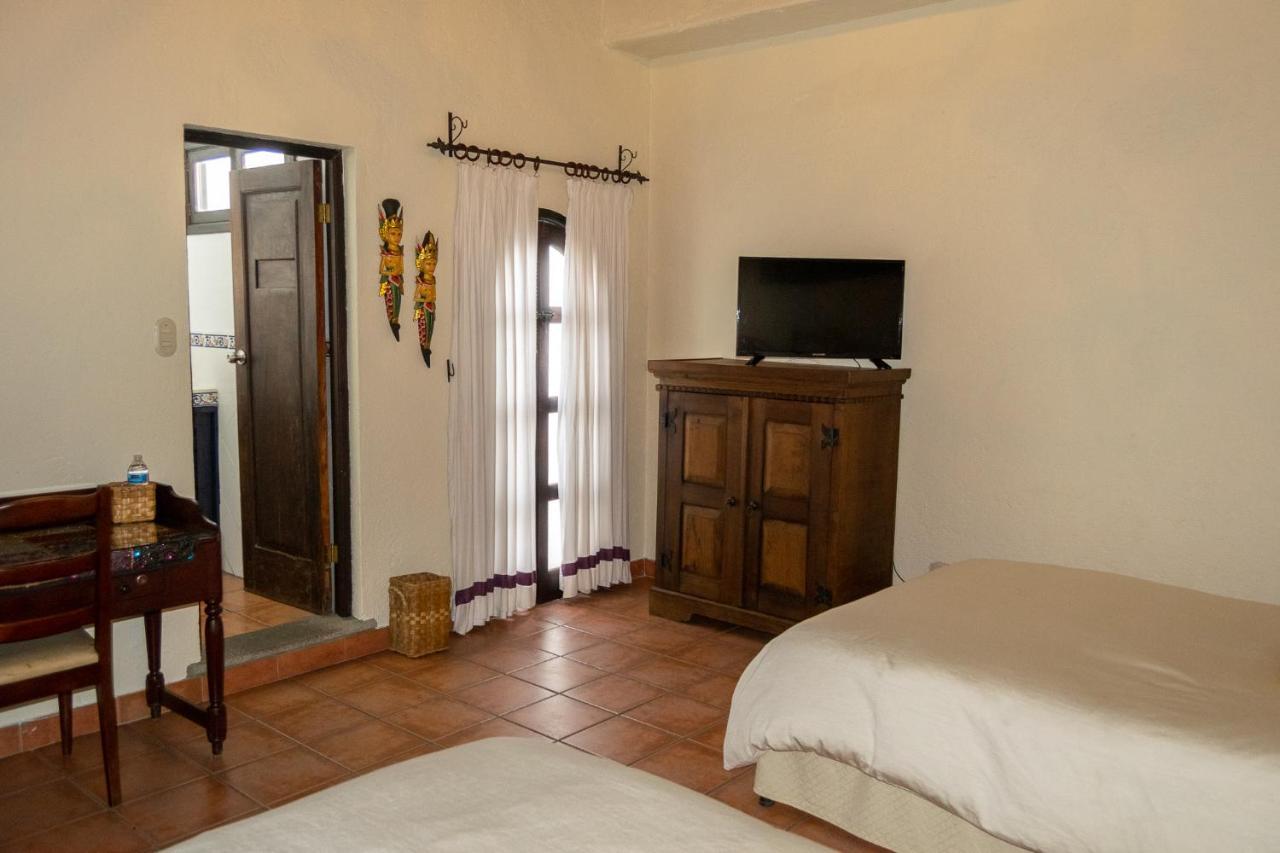 Hotel La Villa Serena Antigua Екстериор снимка