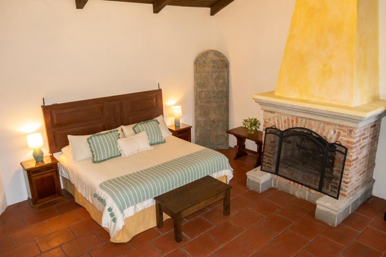 Hotel La Villa Serena Antigua Екстериор снимка