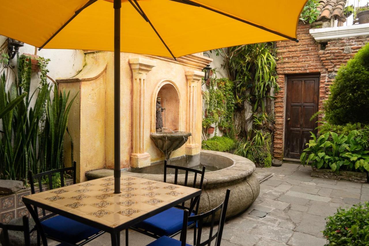 Hotel La Villa Serena Antigua Екстериор снимка