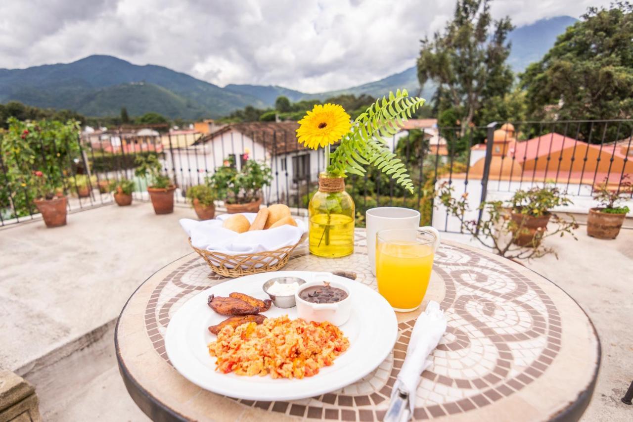 Hotel La Villa Serena Antigua Екстериор снимка